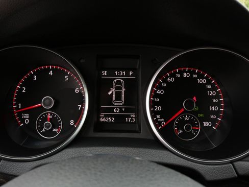 Used 2013 Volkswagen Golf 4-Door FWD image 32