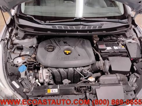 Used 2016 Hyundai Elantra SE image 9