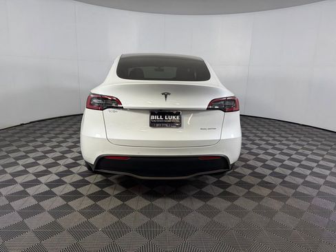 Used 2022 Tesla Model Y Long Range AWD/4WD image 7