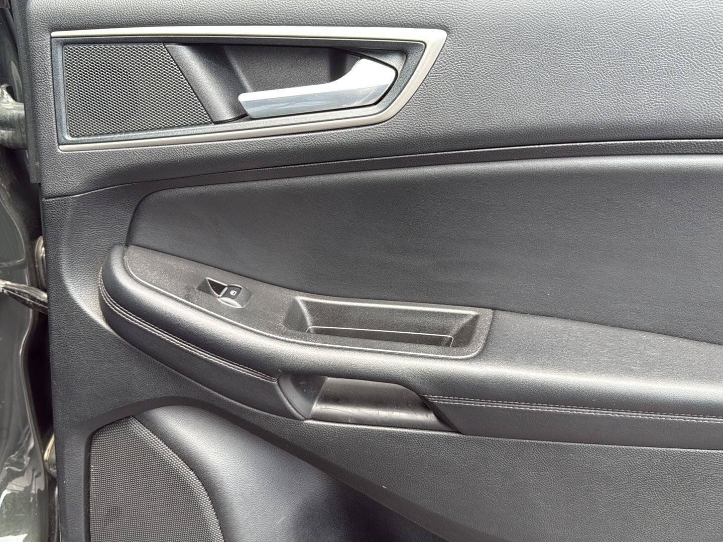 Used 2024 Ford Edge SEL AWD/4WD image 23