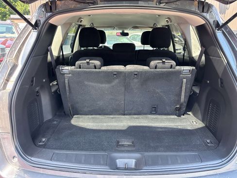Used 2015 Nissan Pathfinder SV AWD/4WD image 10