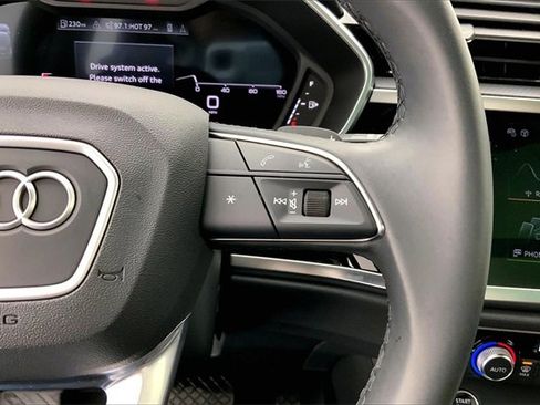 Certified 2025 Audi Q3 2.0T Premium Plus image 19