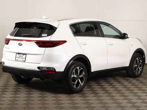 Used 2022 Kia Sportage LX AWD/4WD image 7