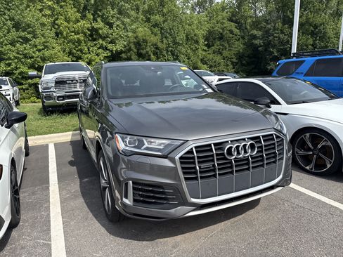 Used 2021 Audi Q7 3.0T Premium Plus w/ Premium Plus Package AWD/4WD image 3