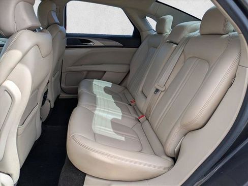 Used 2017 Lincoln MKZ Premiere FWD image 18