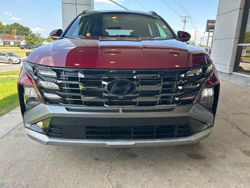 Used 2025 Hyundai Tucson Limited FWD image 3