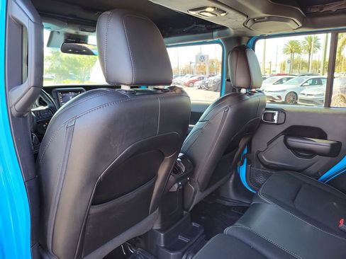 Used 2021 Jeep Wrangler Unlimited Freedom Edition image 11