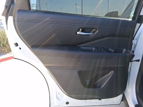 New 2026 Nissan Pathfinder Platinum w/ Cargo Package FWD image 32