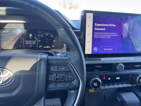 Used 2025 Toyota Tacoma TRD Off-Road image 23