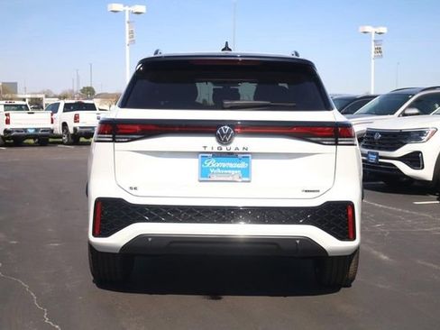 New 2026 Volkswagen Tiguan SE R-Line image 5