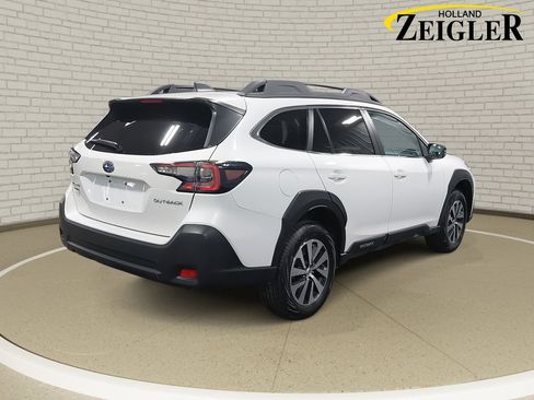 Used 2024 Subaru Outback Premium image 5