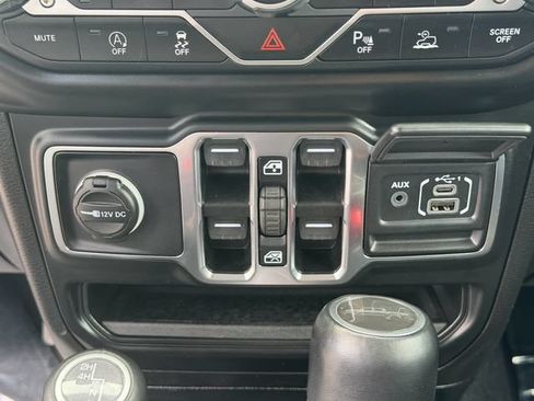 Used 2021 Jeep Gladiator Overland AWD/4WD image 19