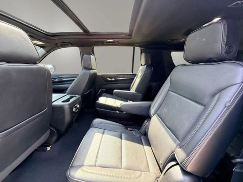 Used 2022 GMC Yukon XL Denali AWD/4WD image 14