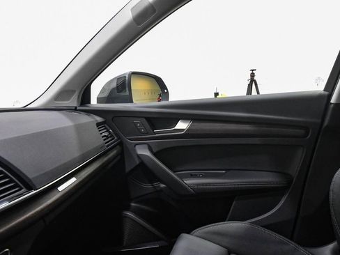 Certified 2025 Audi Q5 2.0T Premium Plus w/ Premium Plus Package image 29