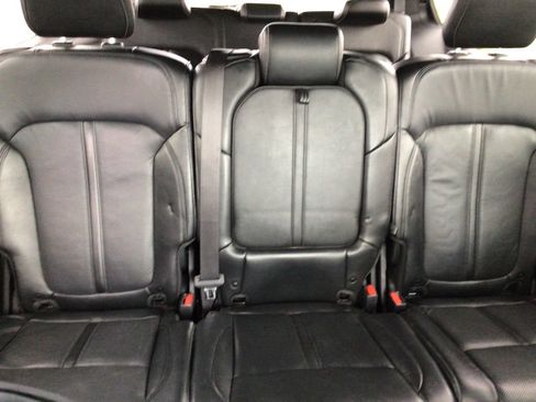 Used 2022 Jeep Wagoneer Series III w/ Premium Group I AWD/4WD image 15