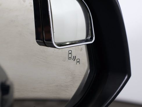 Used 2023 Toyota Highlander XLE FWD image 41