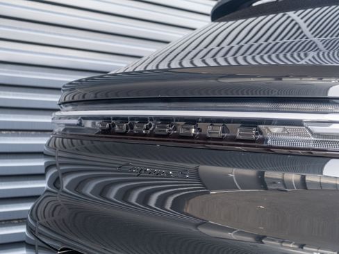 Certified 2025 Porsche Cayenne S image 44