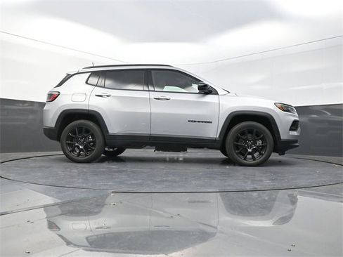 New 2026 Jeep Compass Latitude image 24