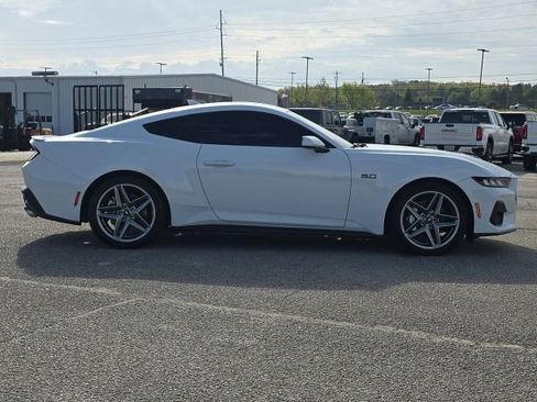 Used 2024 Ford Mustang GT Premium image 6
