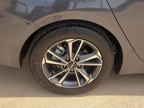 Used 2024 Kia Forte LXS image 6