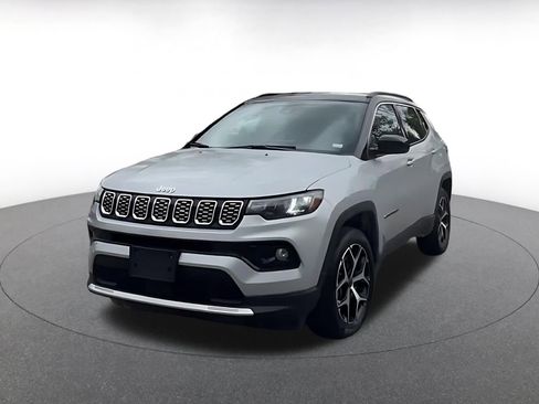 Used 2025 Jeep Compass Trailhawk AWD/4WD image 7