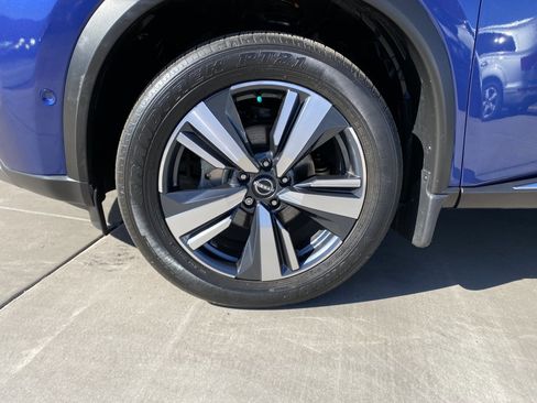 Used 2023 Nissan Rogue SL w/ SL Premium Package image 9