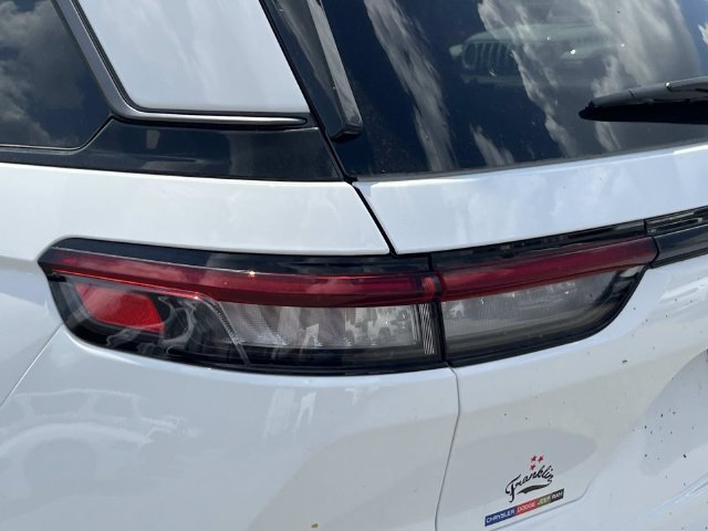 New 2026 Jeep Grand Cherokee Limited AWD/4WD image 11
