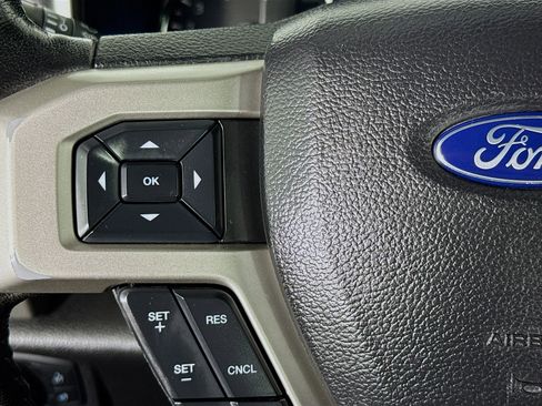 Used 2018 Ford F150 Lariat w/ Equipment Group 502A Luxury image 13