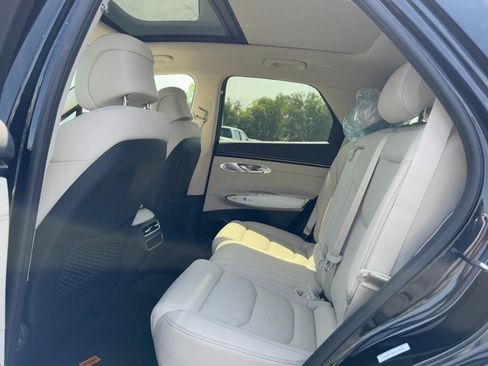 New 2026 Genesis GV70 2.5T Select image 7