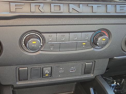Used 2025 Nissan Frontier S AWD/4WD image 28