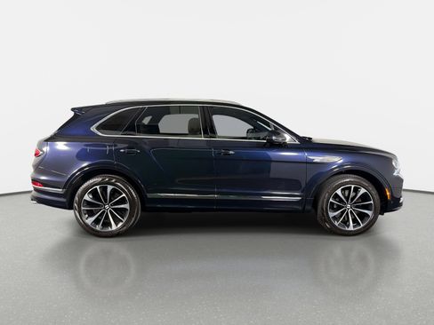 Used 2024 Bentley Bentayga AWD/4WD image 2