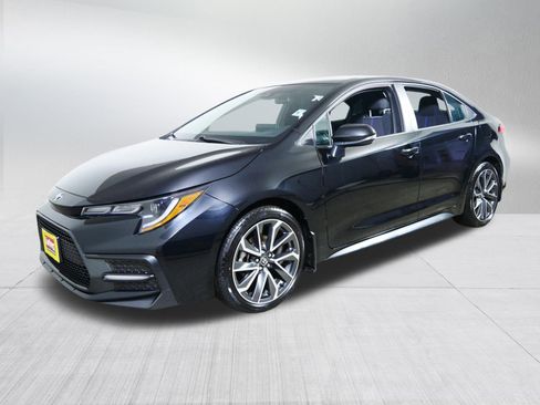Used 2022 Toyota Corolla SE image 3