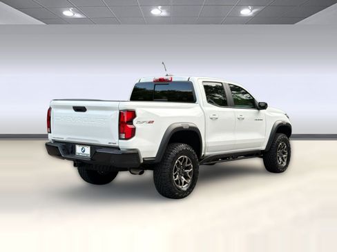 Used 2024 Chevrolet Colorado ZR2 w/ Technology Package AWD/4WD image 9