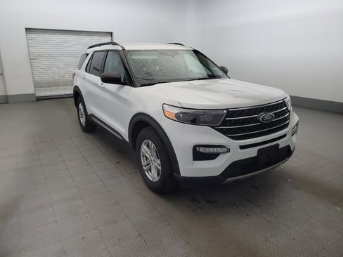 Used 2023 Ford Explorer XLT w/ Equipment Group 202A image 13