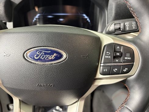 Certified 2025 Ford Explorer Active w/ Active Comfort Package AWD/4WD image 23