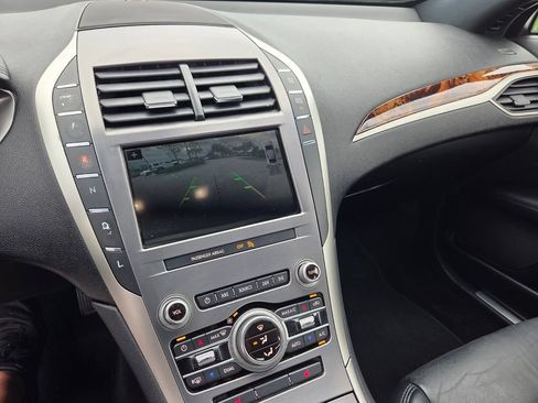 Used 2019 Lincoln MKZ Reserve FWD image 14