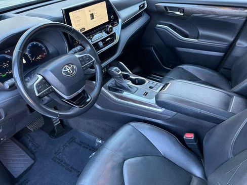 Used 2023 Toyota Highlander Platinum AWD/4WD image 13