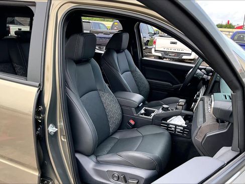Certified 2026 Toyota Tacoma Limited AWD/4WD image 9