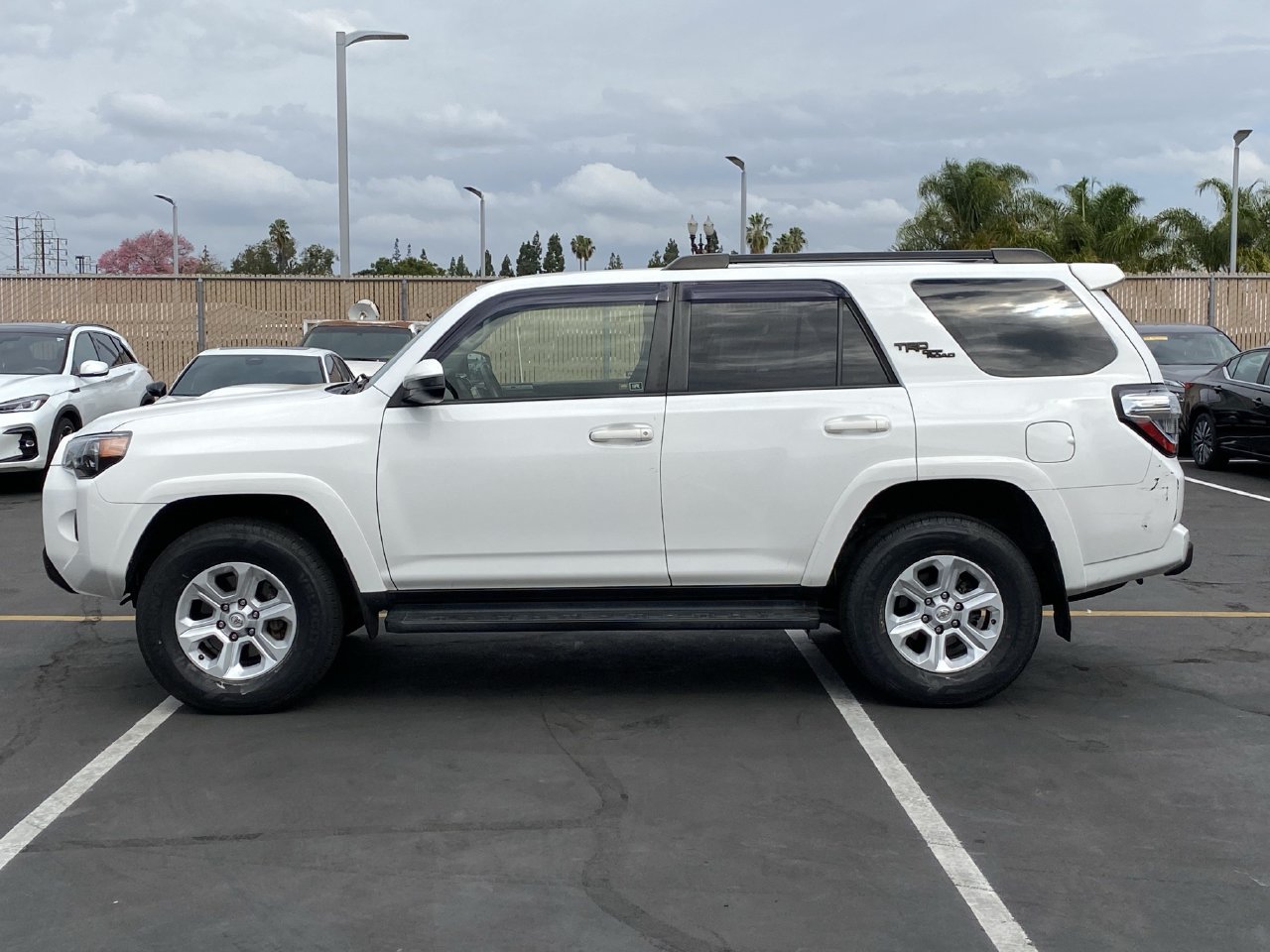 Used 2020 Toyota 4Runner TRD Off-Road AWD/4WD image 3