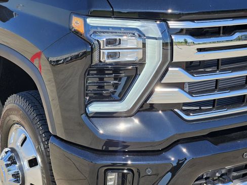 New 2026 Chevrolet Silverado 3500 High Country w/ Technology Package AWD/4WD image 8