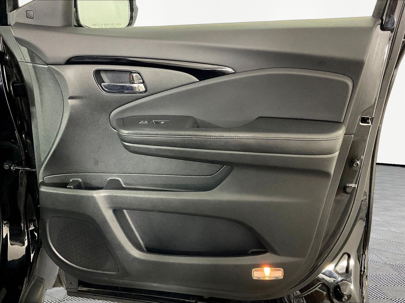 Used 2016 Honda Pilot Elite image 29