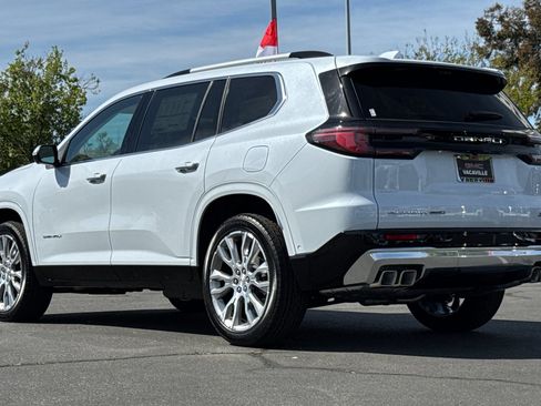 New 2026 GMC Acadia Denali w/ Super Cruise Package image 7