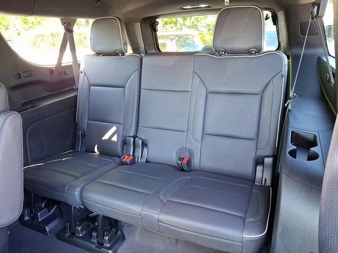 Used 2022 GMC Yukon XL SLT w/ SLT Luxury Package AWD/4WD image 10