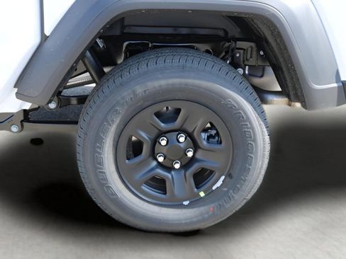 New 2026 Jeep Gladiator Sport image 9