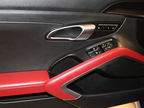 Used 2018 Porsche 718 Boxster RWD image 76