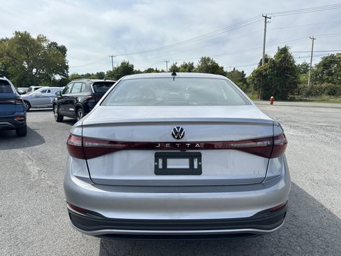 New 2025 Volkswagen Jetta SE image 7