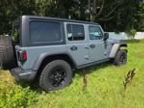Used 2024 Jeep Wrangler Unlimited AWD/4WD image 5