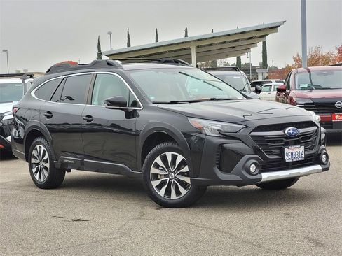 Used 2023 Subaru Outback Limited image 2