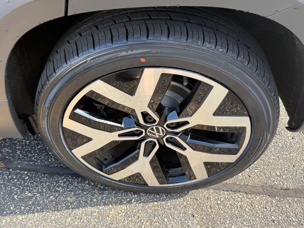 Certified 2023 Volkswagen Taos SEL AWD/4WD image 7