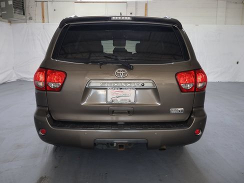 Used 2017 Toyota Sequoia Limited w/ Safety & Convenience Package RWD image 6